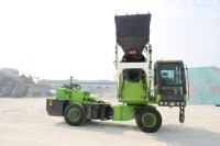 Bétonnière mobile autochargeante 4M3, prix de la bétonnière autochargeante, camion bétonnière autochargeant à vendre