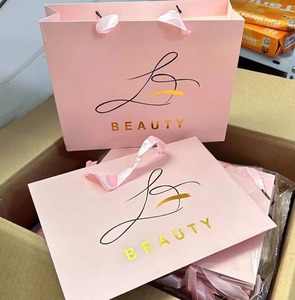 <span class=keywords><strong>Sacs</strong></span> en <span class=keywords><strong>Papier</strong></span> Cadeaux Personnalisés en Gros avec Impression de Logo de Marque sur <span class=keywords><strong>Sacs</strong></span> Kraft - Product Image 4