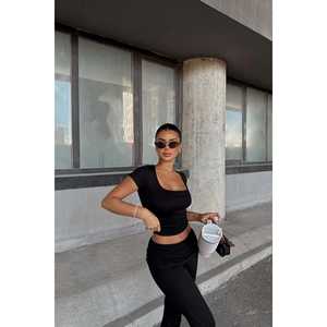 Conjunto Deportivo Cody Negro para Mujer - Product Image 2