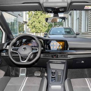 Auto Usado 2023, Volkswagen VW <span class=keywords><strong>Golf</strong></span> <span class=keywords><strong>8</strong></span> <span class=keywords><strong>R</strong></span>-<span class=keywords><strong>Line</strong></span> Turbo Automático, Bajo Kilometraje, Sin Accidentes, Pintura Original, Hatchback, Gasolina - Product Image 4
