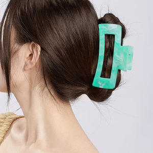 Grande pince à cheveux carrée de 10,5 cm en plastique, motif requin, pour cheveux épais, motif marbré - Product Image 2