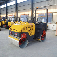 Rouleau compresseur hydraulique à double tambour vibrant SINOMADA LTC3B de 3 tonnes avec pompe haute efficacité 21KW à vendre