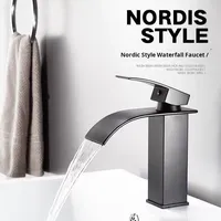 Wastafel kamar mandi Modern pegangan tunggal, mikser air panas dingin meja rias lubang tunggal Stainless
