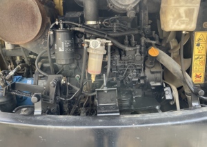 Mini-excavatrice HYUNDAI 60W 60 d'occasion, 6 tonnes, qualité coréenne, faible nombre d'heures, avec godet, certifiée CE, à vendre - Product Image 4