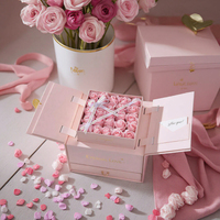 Boîte d'emballage de fleurs personnalisée avec gaufrage et doublure en mousse, impression de logo personnalisée, boîtes rigides pour la Saint-Valentin