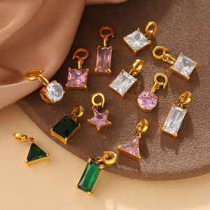 Colgante de bikini con circonitas geométricas coloridas, joyería de moda para mujer, ideal para el verano y la playa. - Product Image 2