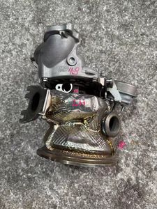 Original desmontado para Audi Q8 3,0 T Turbo parachoques importado rejilla delantera faro espejo retrovisor Puerta de coche Kit de carrocería de motor - Product Image 3