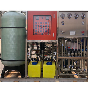 Petite machine de traitement de l'eau océanique Purification de l'eau par osmose inverse Machine de traitement de l'eau de mer salée - Product Image 1