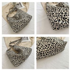 Bolsos de Moda de Verano para Mujer, Bolsos de Mano con Estampado de Leopardo, Bolsos Populares para Chicas Jóvenes, Bolsos de Playa, Bolsos de Viaje de Nailon - Product Image 2