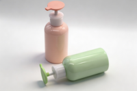 Bouteille de shampoing cosmétique en plastique PET cylindrique personnalisable de 300 ml pour gel douche pour enfants avec pompe et logo