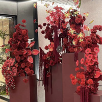Bruidsloper bloemstuk van Shangchu Custom rode roos, orchidee en hortensia, elegante kunstmatige vloerbloemen