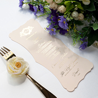 Tarjetas de menú de boda con estampado de oro personalizado de forma única 2025 con logotipo personalizado y texto para decoración de mesa de boda
