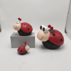 Bande décorative paysagère en résine écologique en forme d'insecte avec lumière solaire, idéale pour les jardins extérieurs <span class=keywords><strong>printaniers</strong></span> - Product Image 1
