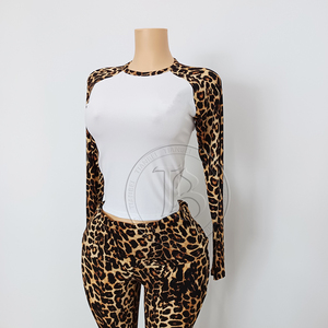 Tuta Sportiva Primavera Estate 2026 con Logo Personalizzato, Completo <span class=keywords><strong>Leopardato</strong></span> da Casa con T-Shirt a Maniche Corte e Pantaloncini, Set Due Pezzi Y2k per <span class=keywords><strong>Abbigliamento</strong></span> Femminile - Product Image 5