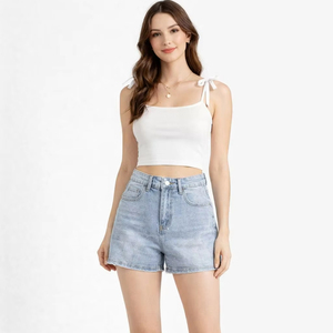 Shorts en jean taille haute - Style moderne et élégant pour un look contemporain - Design polyvalent et sophistiqué - Product Image 1