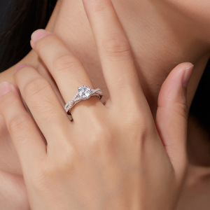 Bague en argent sterling S925 torsadée avec halo de fleurs et moissanite 2026 – Cadeau de fiançailles de luxe élégant pour femme - Product Image 4