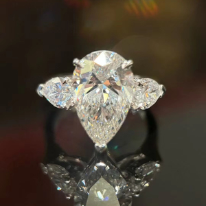 18k金5ct梨形实验室种植钻石戒指高品质高级婚礼订婚件 - Product Image 1
