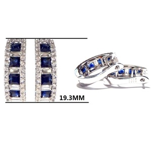 Boucles d'oreilles créoles classiques et élégantes en or blanc 18 carats avec diamants SI et saphir bleu rond pour femmes, cadeau de mariage et occasions de fête - Product Image 2