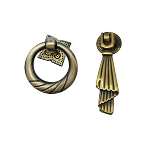 <b>Antique</b> Bronze Towel Shape Cabinet Handle Zinc Alloy Traditional Style Drawer Hardware Durable Design - Product Image 3