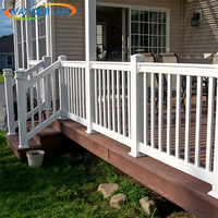 Balustrade WPC simple et moderne avec surface à grain de bois lisse pour la décoration de patio et de jardin résidentiels