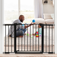 Barrière de sécurité large réglable Barrière de bébé montée sous pression personnalisée pour la protection des escaliers Verrouillage de sécurité pour les tout-petits Animaux de compagnie Métal Bois
