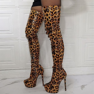 Bottines à plateforme haute à imprimé léopard pour femmes, chaussures moulantes au-dessus du genou, talons aiguilles, motif guépard, coupe large, taille 47 - Product Image 1