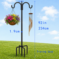 Crochet de jardin en métal robuste de 92 pouces à double crochet de berger, avec base à 5 points d'ancrage, utilisé pour les paniers de mangeoires à oiseaux en gros
