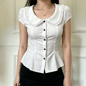 Blusa de Manga Corta con Cuello con Volantes y Cintura Ajustada, Corte Regular, Linda Blusa de Verano con Botones y Tejido - Product Image 1