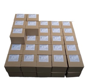 Venta al por mayor de PLC Siemens 6ES7211-1AE40-0XB0 a precio de mercado, con salida de relé para uso industrial - Product Image 4