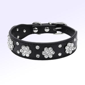 Colliers de <span class=keywords><strong>chien</strong></span> de luxe Fournitures pour animaux de compagnie avec strass bling cloutés PU léger saisonnier - Product Image 6