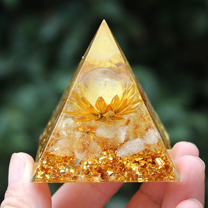 <b>Crystal</b> <b>Chip</b> Pyramid Resin Epoxy Craft Desktop Ornament Floral Design Home Decoration Artistic Gift - Product Image 1