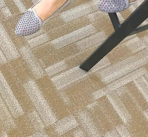 <span class=keywords><strong>Bilder</strong></span> von Teppichfliesen für den Boden Selbstklebende Teppichfliesen in Goldfarbe Einfarbige Teppichfliesen mit PVC-Rückseite - Product Image 3