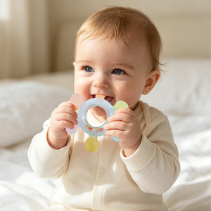 Anneau <span class=keywords><strong>de</strong></span> dentition apaisant en silicone <span class=keywords><strong>de</strong></span> qualité alimentaire, anti-sucette, best-seller transfrontalier pour bébés et nourrissons - Product Image 1