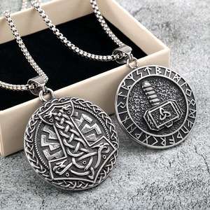 Collar con Colgante Vikingo Unisex de Acero Inoxidable, Diseño Nórdico de Doble Cara, Joyería de Regalo para Hombres y Mujeres, Accesorio de Moda - Product Image 1