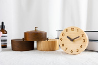 Horloge de table en bois de pin massif avec cadran en forme de dôme, design spécial, pour la maison ou le bureau, cadeau idéal