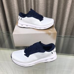 Chaussures de sport de marche rétro de luxe de haute qualité avec semelles épaisses et amorties et un design léger avec logo de marque - Product Image 2