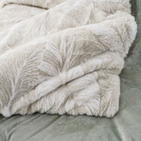 Parure de lit 3 pièces en fausse fourrure de lapin motif feuille brûlée vert sauge, en micromink, format California King, pour détaillants de literie de boutique