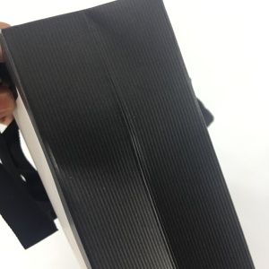 Haute qualité design personnalisé surface texturée <span class=keywords><strong>blanc</strong></span> mat <span class=keywords><strong>et</strong></span> <span class=keywords><strong>noir</strong></span> papier sac à provisions - Product Image 6