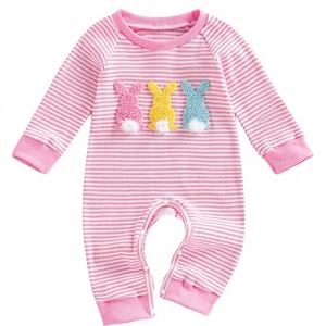Il Mio Primo Pasqua: Tutina per Neonata con Coniglietto e Carota, in Tessuto Waffle, Maniche Raglan, Abbigliamento Primaverile per Neonati - Product Image 1