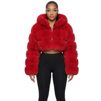 Manteau court en fausse fourrure de renard pour femme avec chapeau, manches longues, design à empiècements - En stock