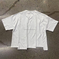 T-shirt blanc personnalisé asymétrique patchwork avec imprimé portrait et lettres, coupe irrégulière, oversize, effet usé, style streetwear