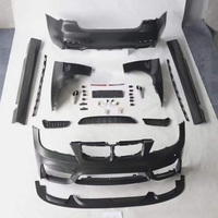 Pièces automobiles E90 E92 E93 M3 M4 Style Kits de carrosserie Pare-chocs avant et arrière Jupe latérale Ailes Kit de carrosserie de tuyau d'échappement pour BMW 2005-2012