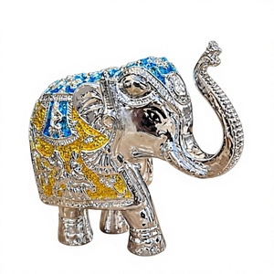 Elegante Figura de Elefante Metálica 3D Tradicional Vastu, Tronco Ascendente, Bañada en Oro de 24k, Hecha a Mano, Acabado Antiguo Moderno, Energía Positiva - Product Image 4