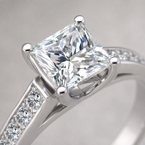 Anello quadrato a quattro griffe, gioiello da donna dal design minimalista per l'uso quotidiano - Product Image 3