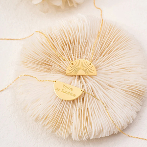 Sunshine Sunset Jewelry Collar <span class=keywords><strong>de</strong></span> acero inoxidable chapado en oro <span class=keywords><strong>de</strong></span> 18K Medio círculo You Are My Sunshine Collar para mujeres <span class=keywords><strong>de</strong></span> <span class=keywords><strong>amistad</strong></span> - Product Image 4