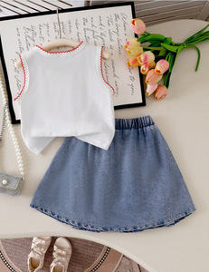 Conjunto de Falda Vaquera y Camiseta sin Mangas con Estampado de Cerezas para Niñas 2026 - Product Image 4