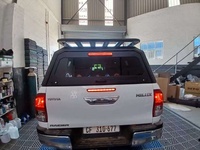 Vente en gros d'usine, couvre-caisse de camion pliable en alliage d'aluminium, hardtop, auvent pour Toyota HiLux REVO, coque de camping-car, hayon avec serrure
