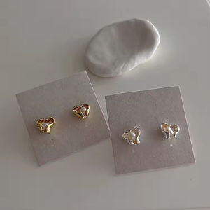 Boucles d'oreilles clous irrégulières en argent S925, motif cœur et perle carrée, pour femmes et jeunes filles, bijoux tendance et originaux - Product Image 4