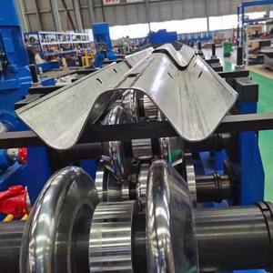 آلة درابزين عالية السرعة ، آلة حراسة الطرق السريعة ، ماكينات صنع بلاط الدرابزين - Product Image 2