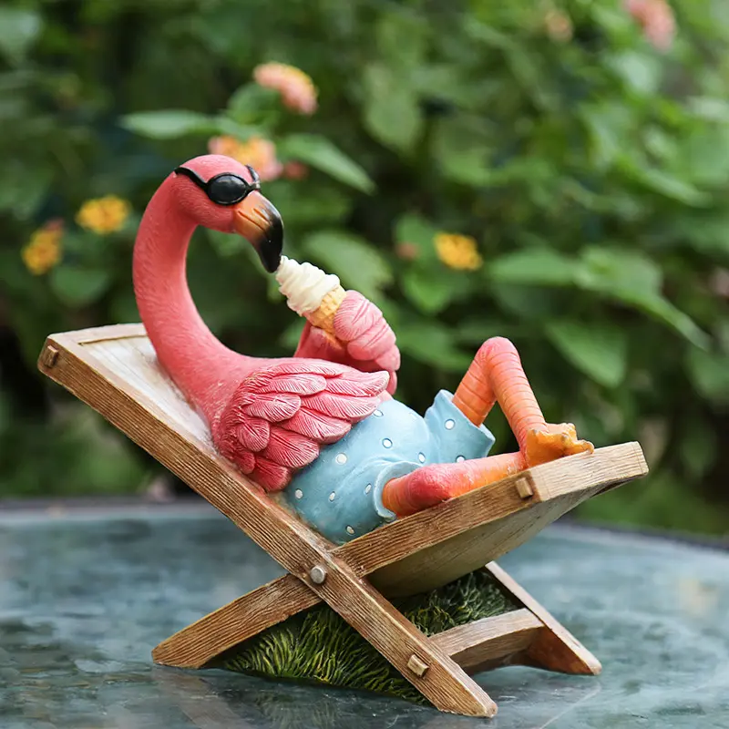 Funny Garden Straw Hat Flamingo Figurine Animal Statue Table Decoration Garden Statue Outdoor Decor Resin Flamingo Ornaments